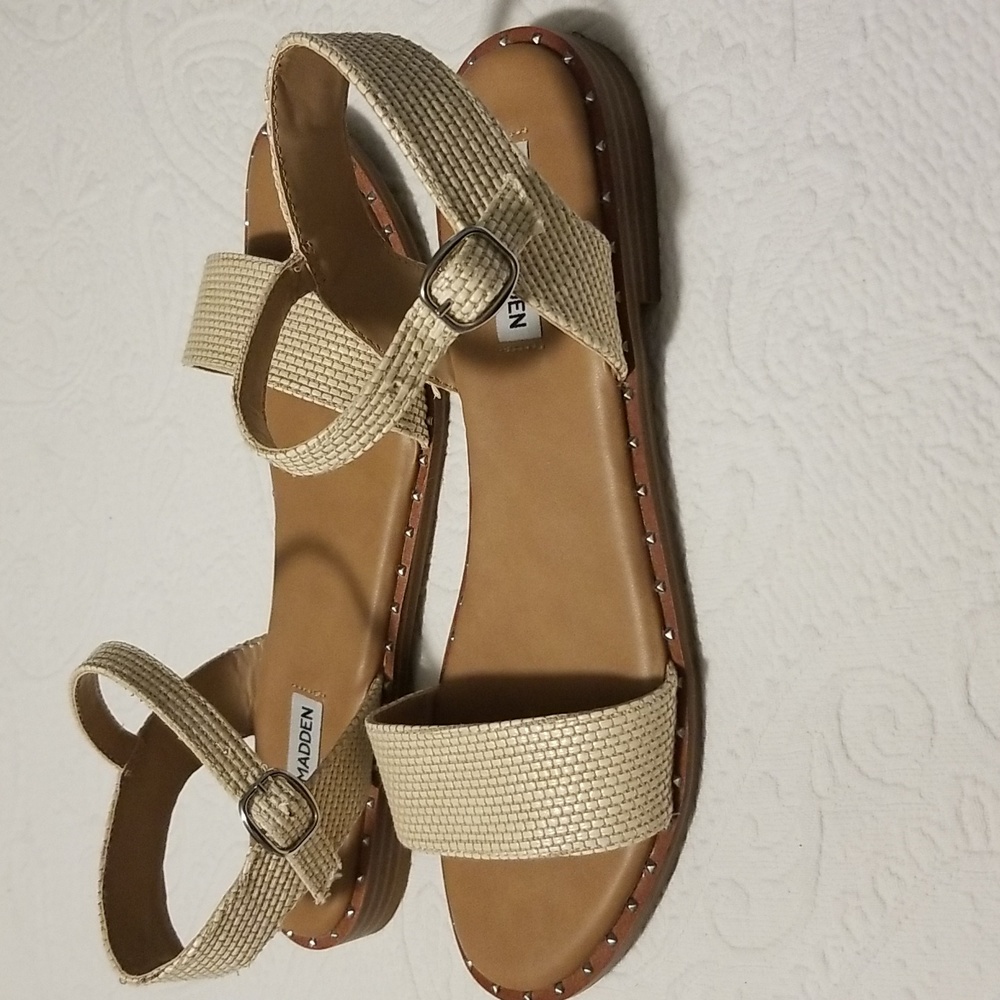Steve Madden Women's Theories Ankle Strap Stud Flat Sandals Size 9